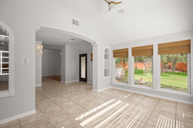 Building Photo - 6612 Casimir Cove