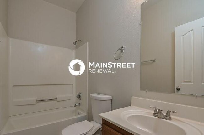 Building Photo - 3 Bedroom Pet-Friendly Home in TUCSON, AZ with Main Street Renewal