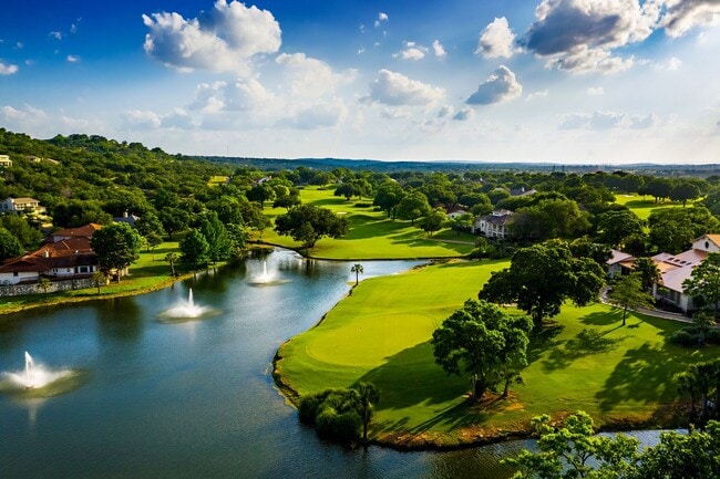 Building Photo - ONE-STORY Home in Marble Falls - 2932 SF with THREE-CAR GARAGE - On a CUL-DE-SAC!