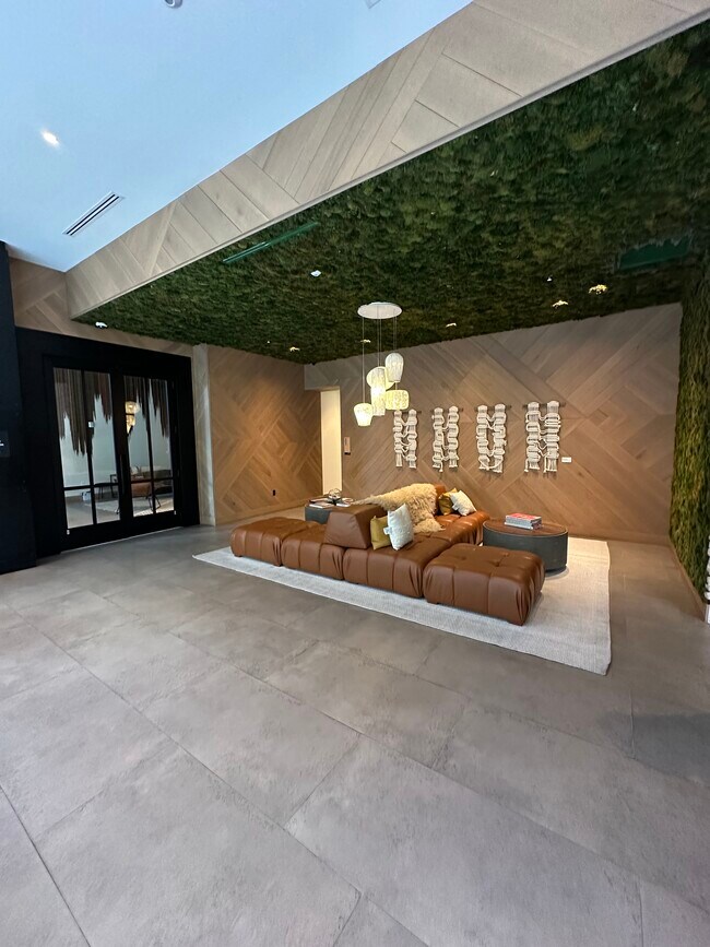 Building Photo - 190 NE 26th St