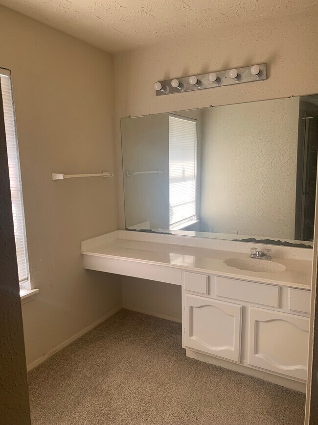 Building Photo - 16347 Sky Blue Ln