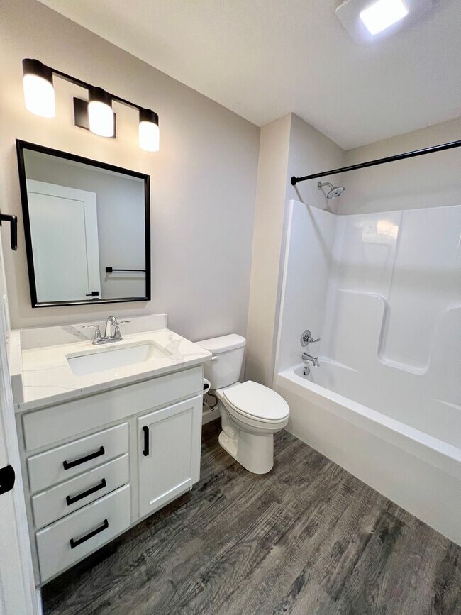 Building Photo - Modern Single-Family Home in Scenic Meadows Neighborhood