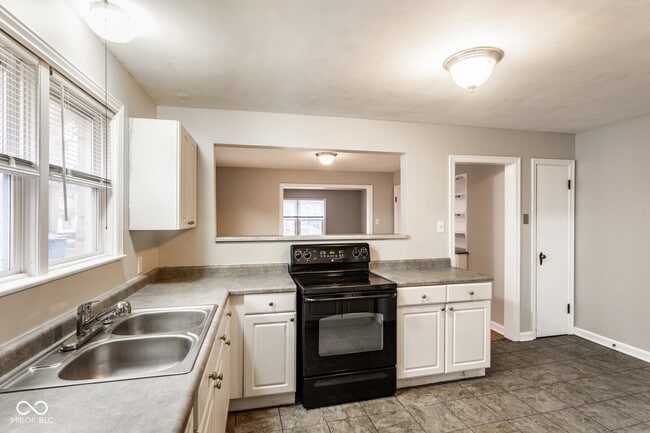 Building Photo - 6147 Broadway St