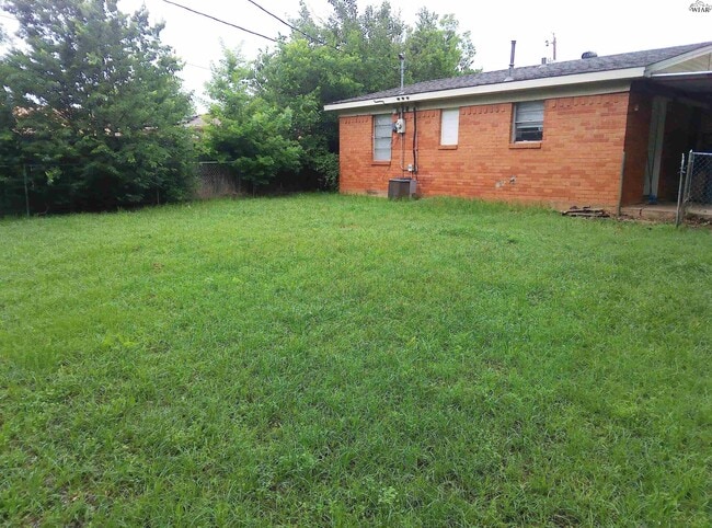 Building Photo - 1108 Covington St