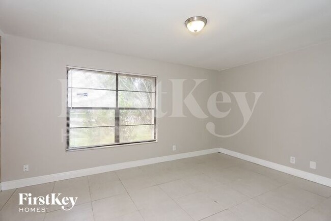 Building Photo - 4582 Brook Dr