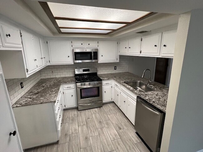 Building Photo - Condo