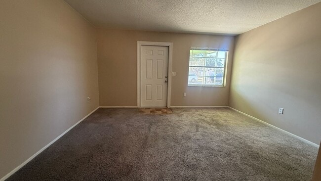 Building Photo - Charming 3-Bedroom Home in Quiet Winter Springs Neighborhood