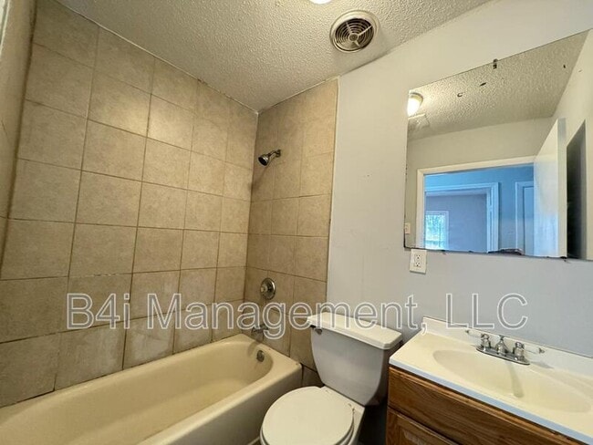 Building Photo - 8035 Devonshire Dr