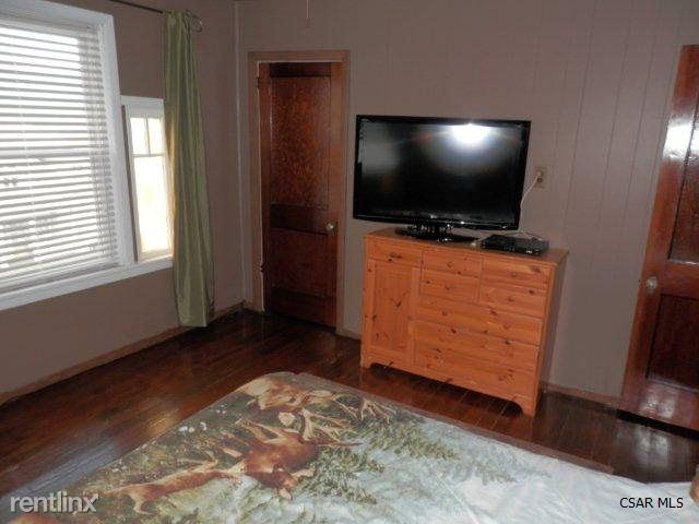 Building Photo - 4 br, 2 bath House - 457 Strayer Street,