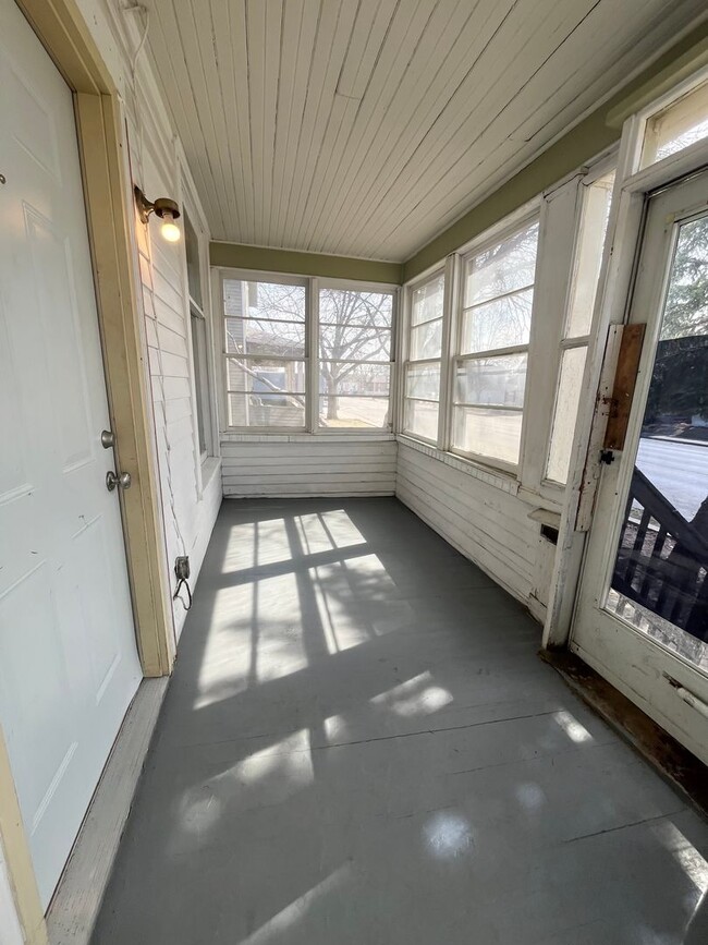 Building Photo - Ranch Style 2 Bed/1 Bath with Fenced in Yard!