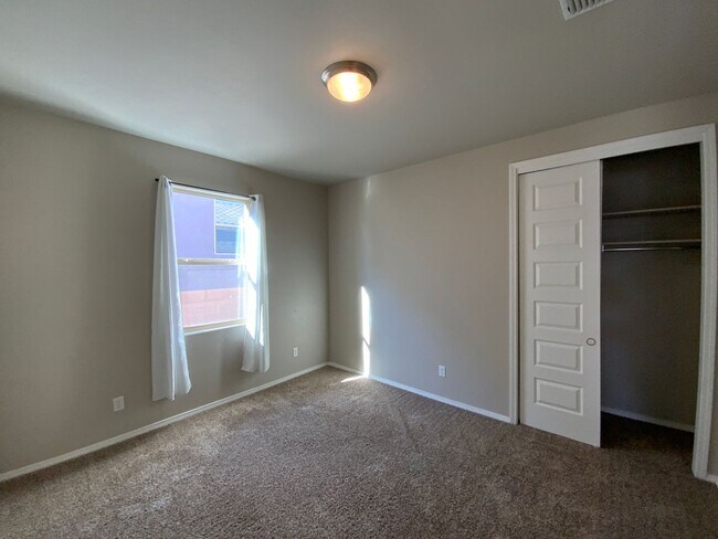 Building Photo - Recent Construction Luxury 4 Bedroom Home Available Near 528 / 550 in Rio Rancho!