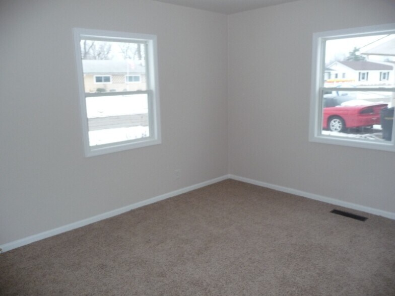 Building Photo - 1009 Archway Dr