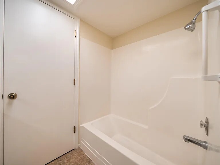 Building Photo - 1201 Echo Rd