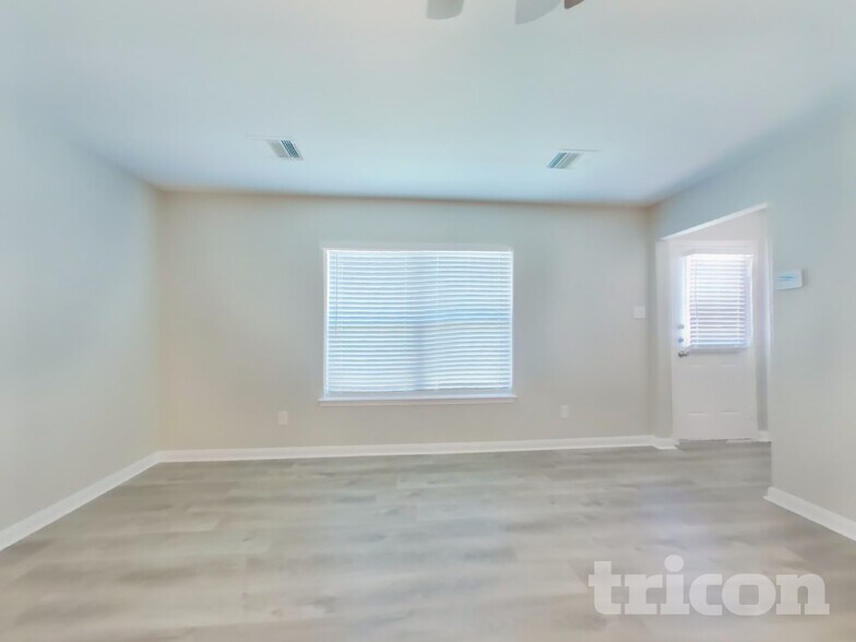 Building Photo - 24033 Wilde Dr