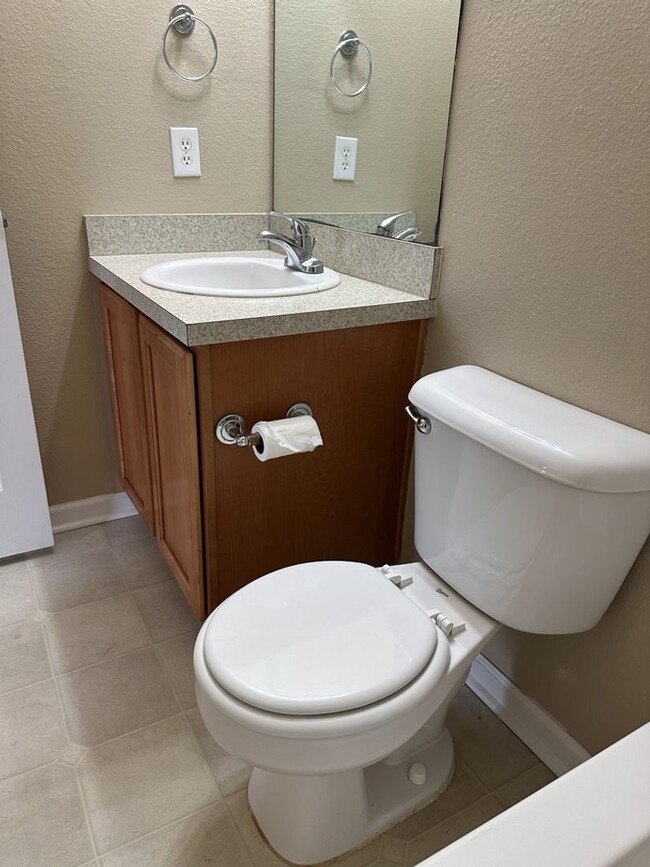 Building Photo - 495 Canyon Oak Loop