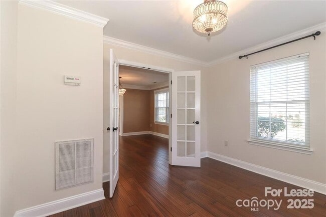 Building Photo - 9408 Meadowmont View Dr