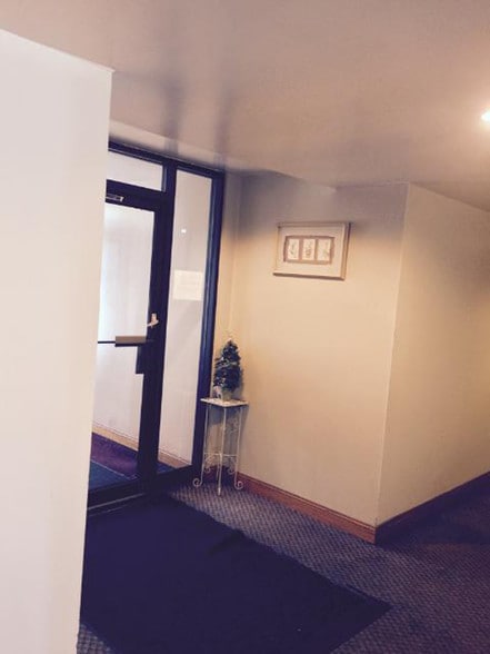 Rear Entry - 382 Penn