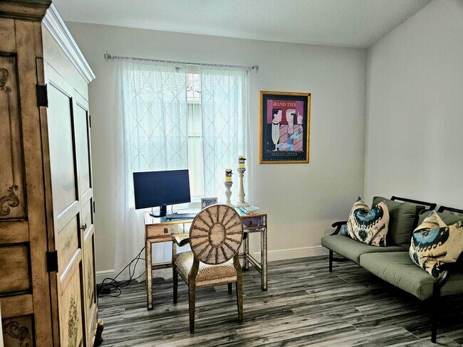 Building Photo - 9825 Mantova Dr