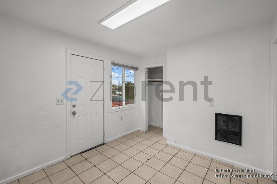 Building Photo - 1323 Monterey Ave