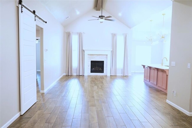 Building Photo - 5500 Carmel Crk Dr