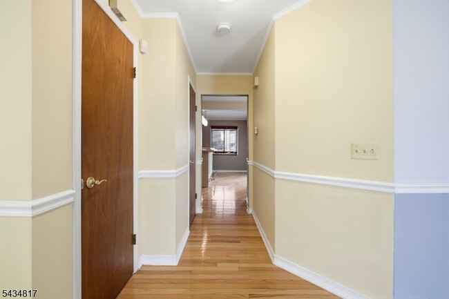 Building Photo - 15 Delbarton Ct