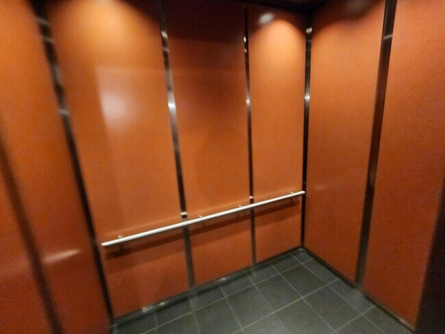 Building Photo - 4301 Park Ave