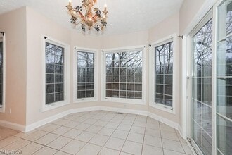Building Photo - 3729 Edgehill Dr