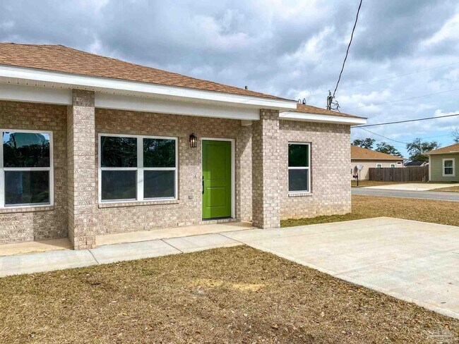 Building Photo - 440 Hancock Ln