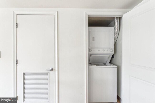 Building Photo - 1225 13th St NW