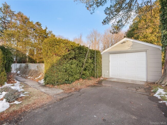 Building Photo - 18 Hughes St