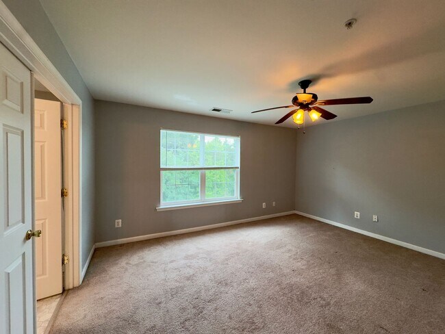 Building Photo - Charming 3BD/2BA/2 Half Bath Townhome with Garage in Havre de Grace, MD!