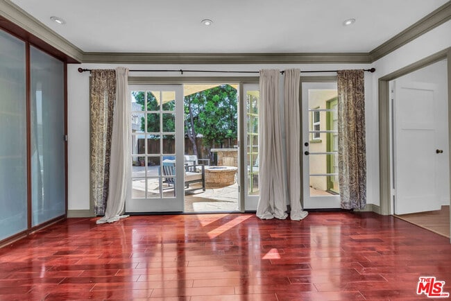 Building Photo - 6131 W 5th St