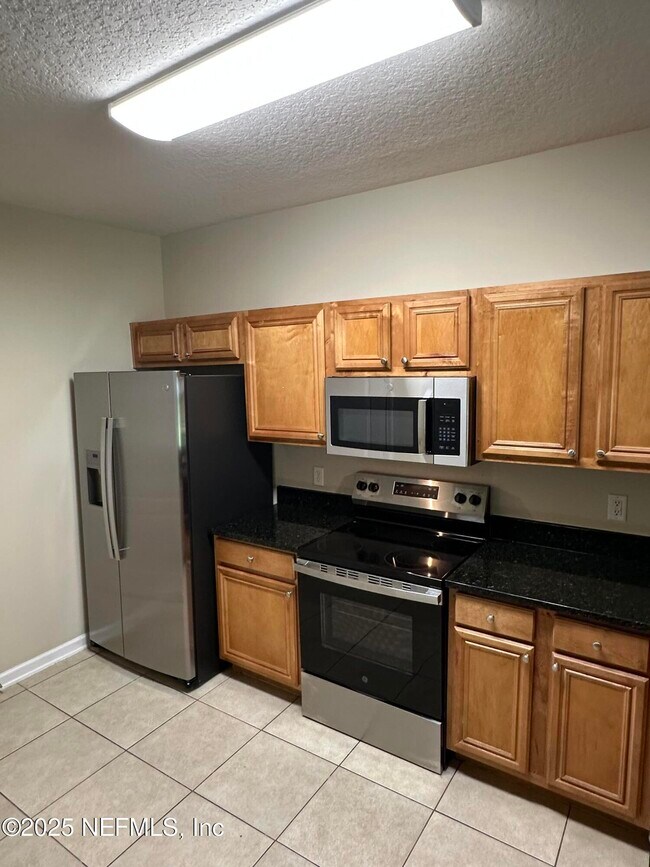 Building Photo - 3750 Silver Bluff Blvd