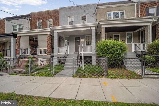 Building Photo - 1632 Ridge Pl SE