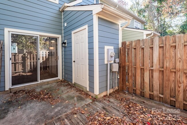 Building Photo - 9204 Four Mile Crk Rd