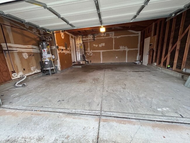 Building Photo - Beautifully Updated 4-Bedroom Home in Came...