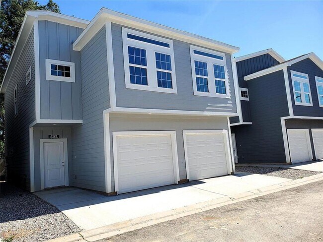 Building Photo - 4927 Dalhart Dr