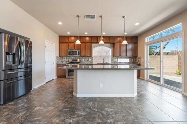 Building Photo - Upgraded Tri-Level Home on a Cul-de-Sac Lot in Southwest