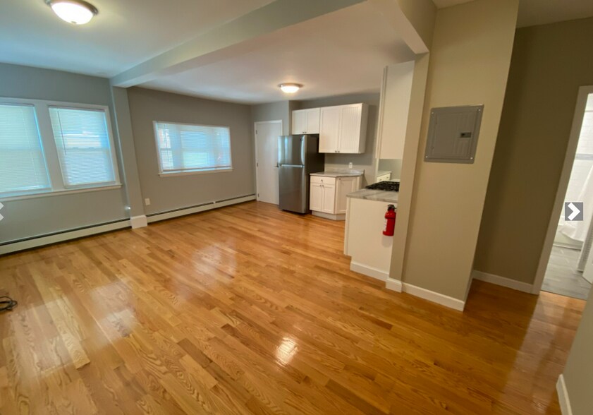 Building Photo - 73 Hall Ave