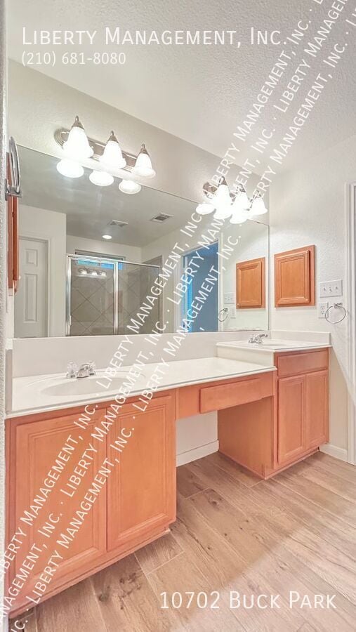 Building Photo - 10702 Buck Park