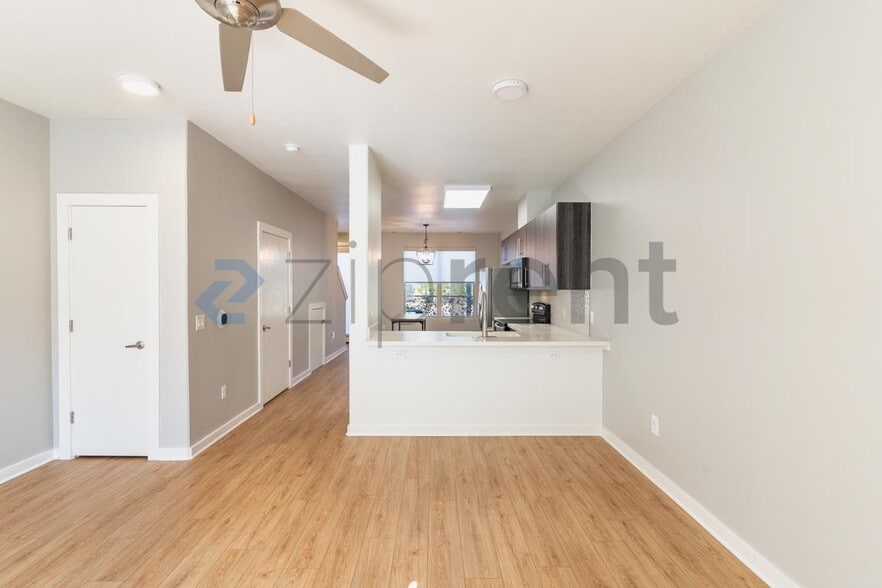 Building Photo - 7805 Cooper Ln