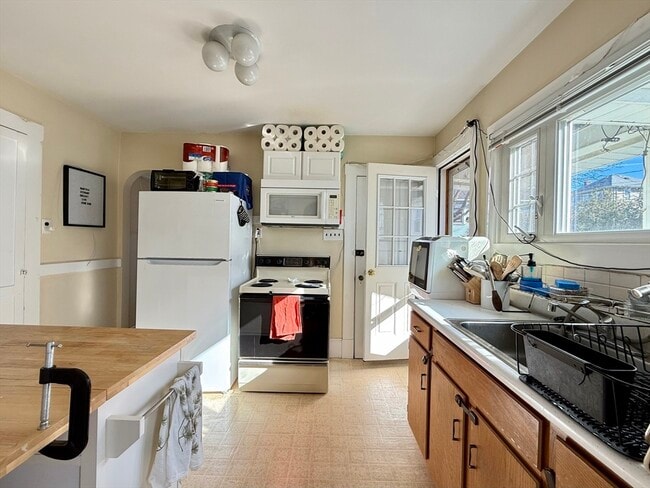 Building Photo - 32 Quincy St