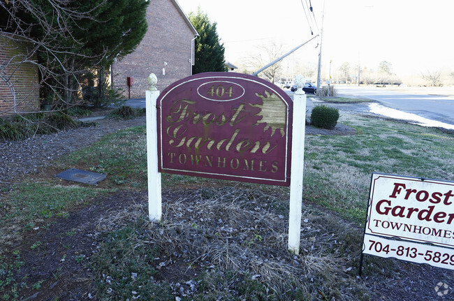 Building Photo - Frost Garden Townhomes