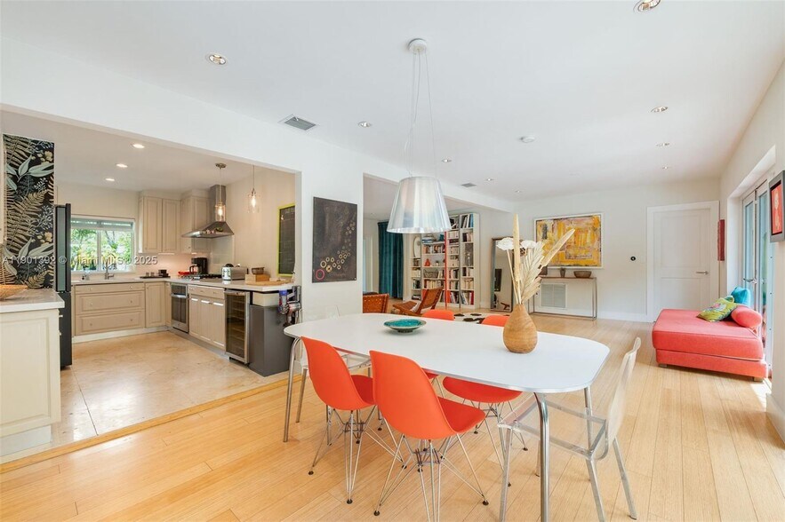 Building Photo - 5800 SW 50th Ter