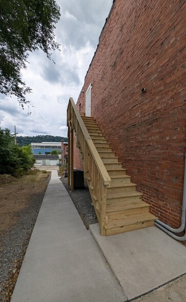 Outside Step - 5414 2nd Ave