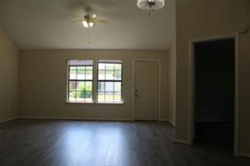 Building Photo - 1526 Richard St