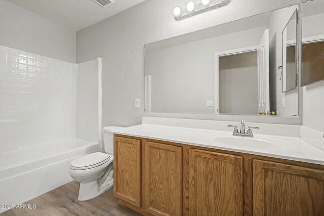 Building Photo - 2435 E Olivine Rd