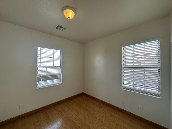 Building Photo - MADISON PLACE AT SUMMERLIN