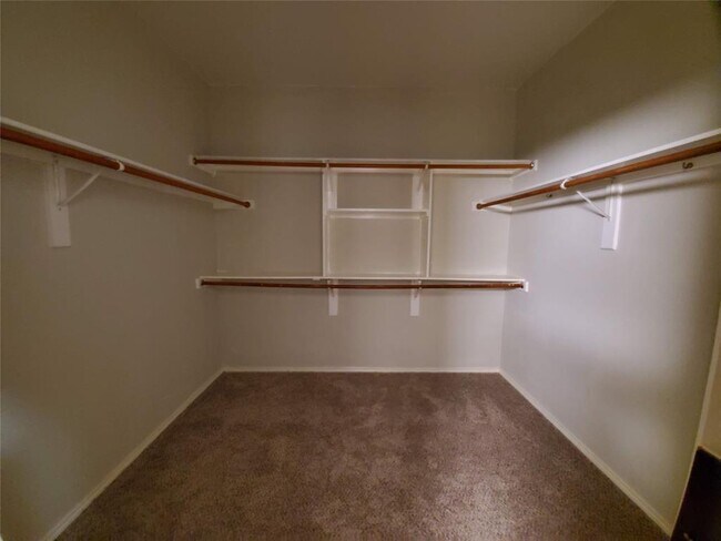 Building Photo - 9201 Popes Creek Ct