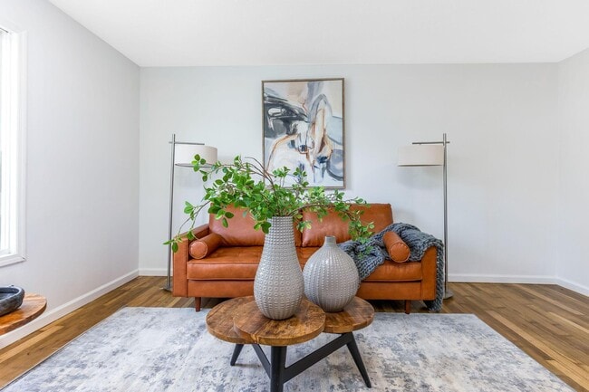 Building Photo - 3747 Christie Rd W